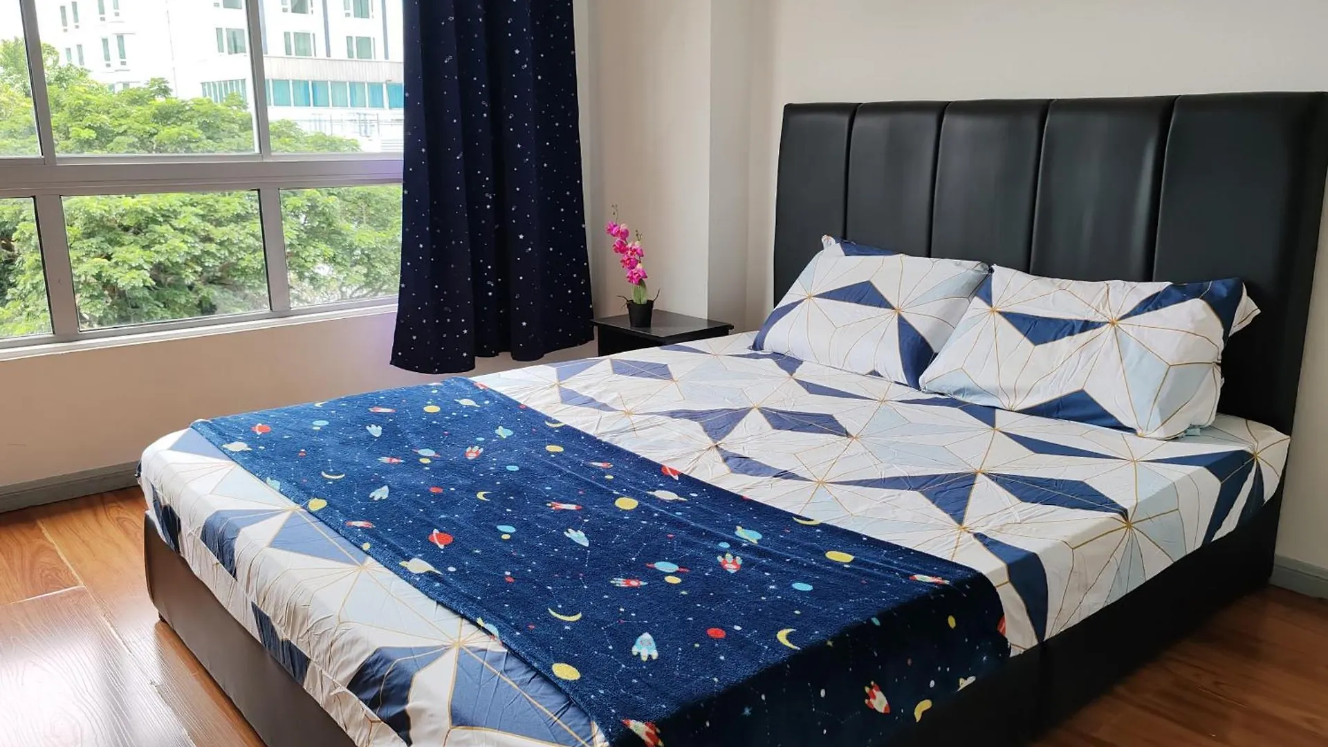 Api Api Apartment Homestay Beside Centre Point 1Br 3Pax location